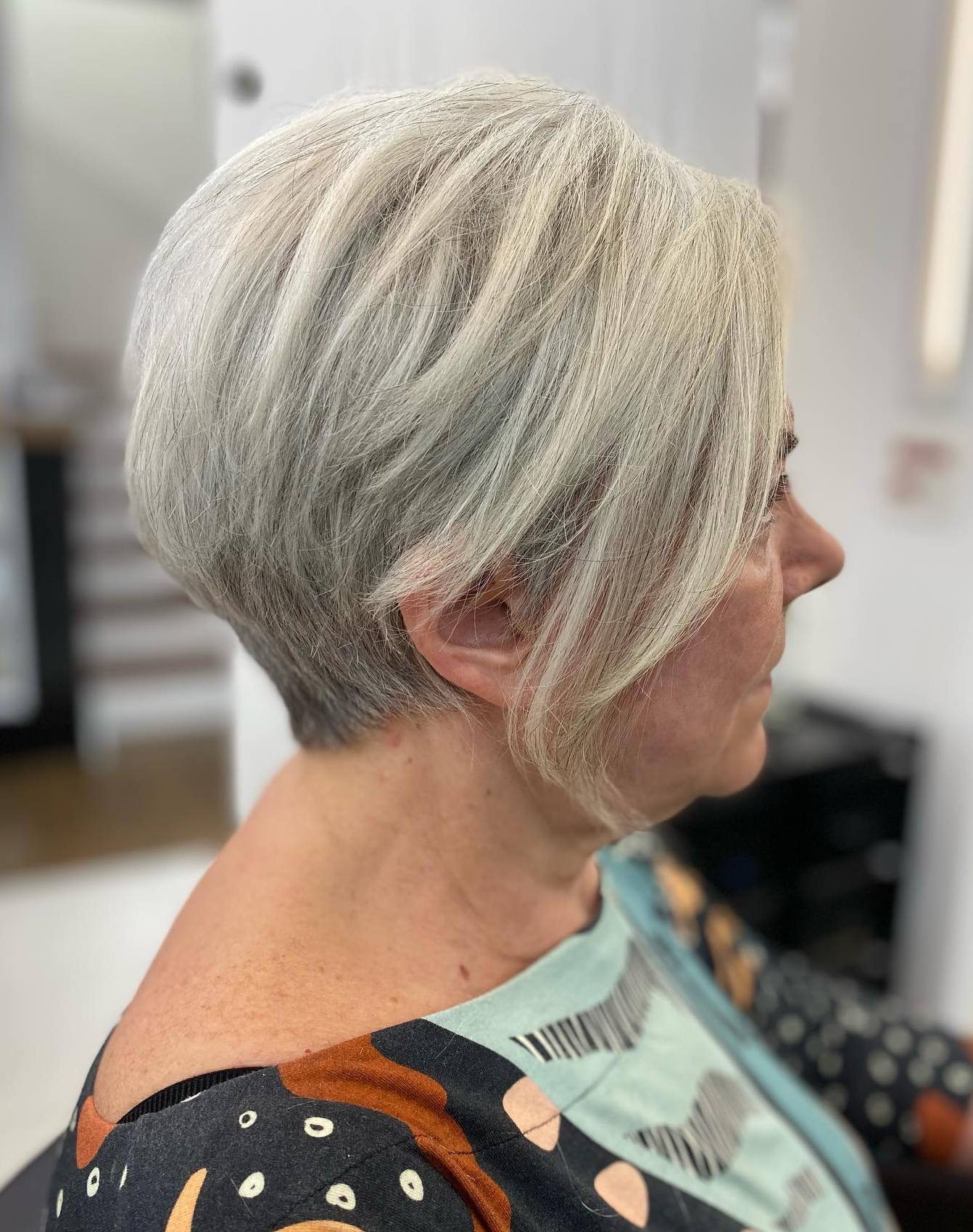 64 alt Gray Blonde Pixie with Long Side Bangs name cleitonastro