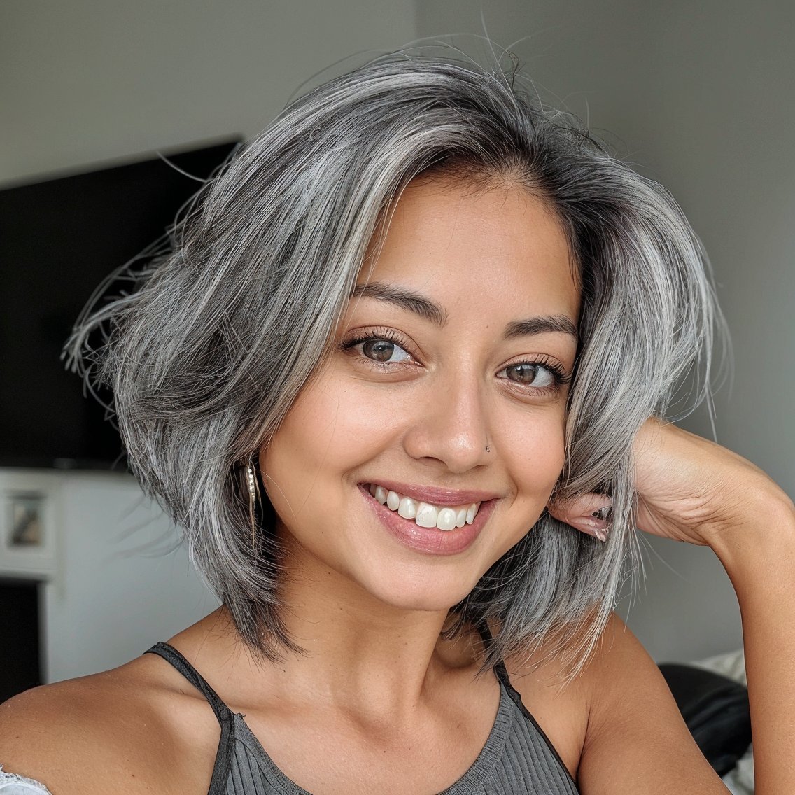 magnific zuEI8muZzALFJnTMUg9x Razor Cut Bob with Natural Gray