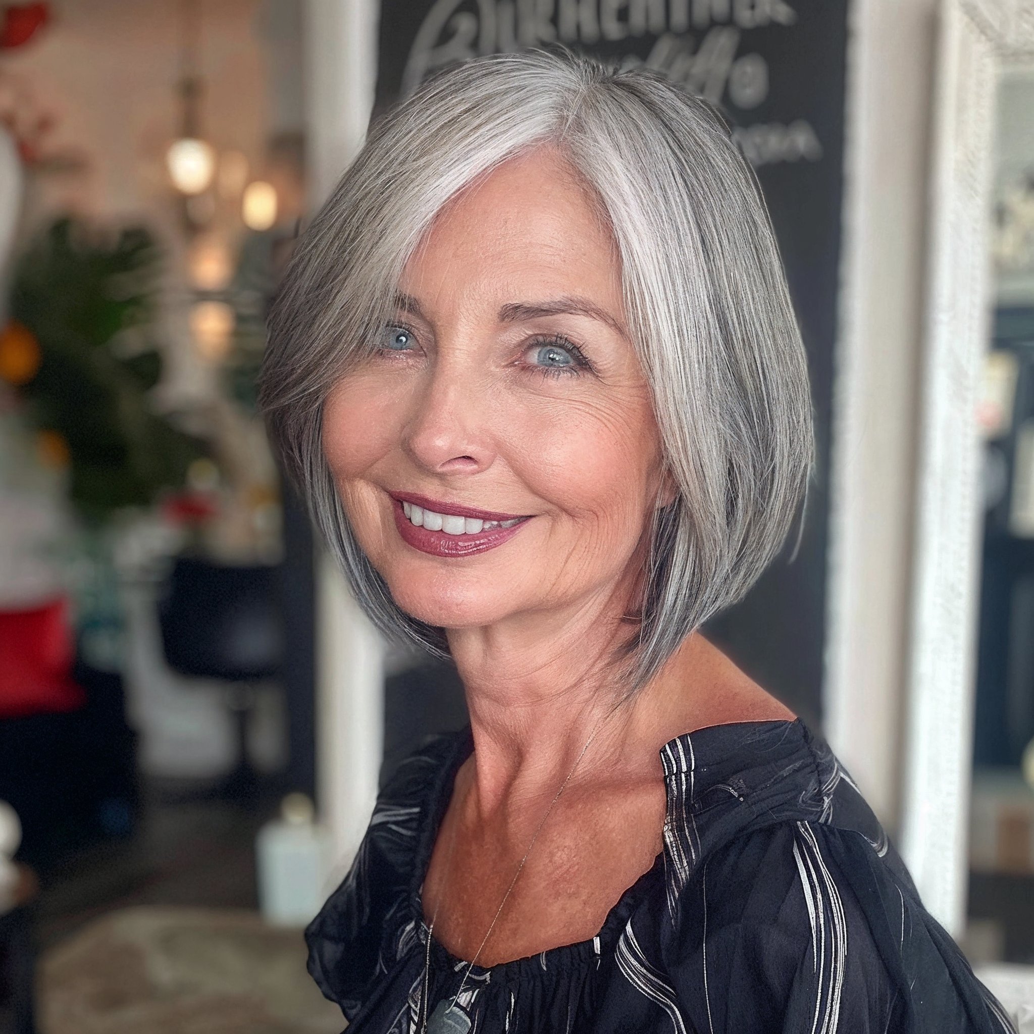 magnific jllioWKcmoUkCWG3WUh6 Layered Bob with Silver Streaks